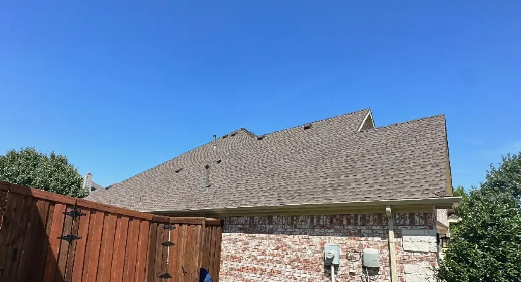 Completed roof replacement project in Lakeland North